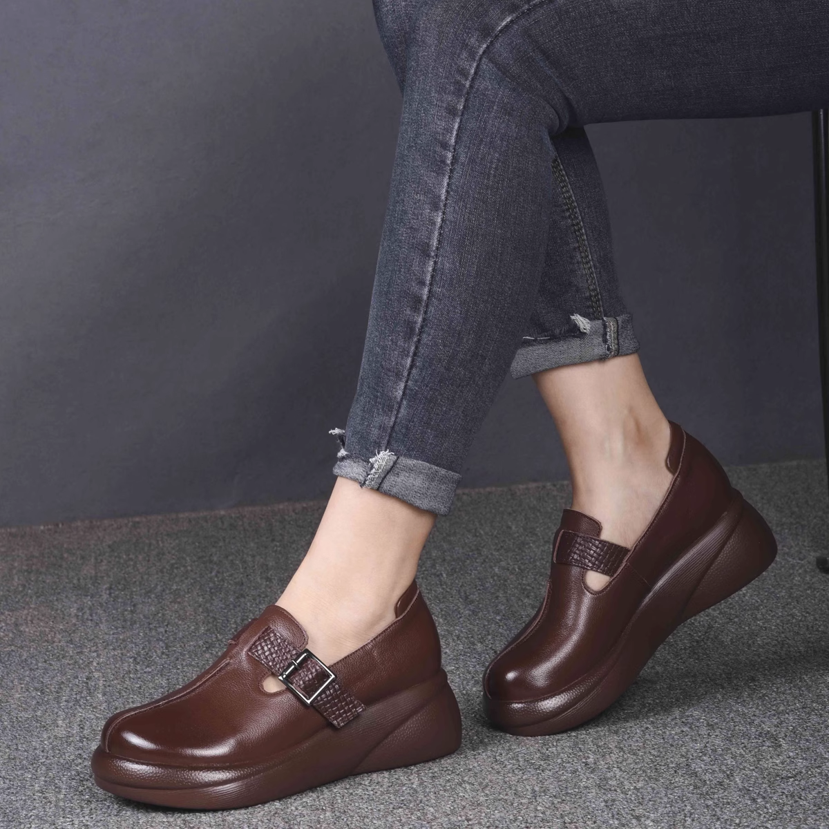 Pehme tallaga ortopeedilised jalatsid kevadeks ja suveks