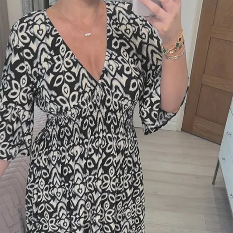 🔥 Lilleline v-kaelusega kleit