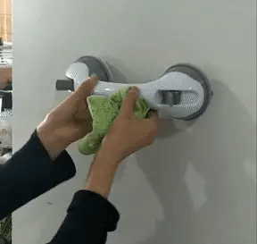 Turvaline käepide vannituppa