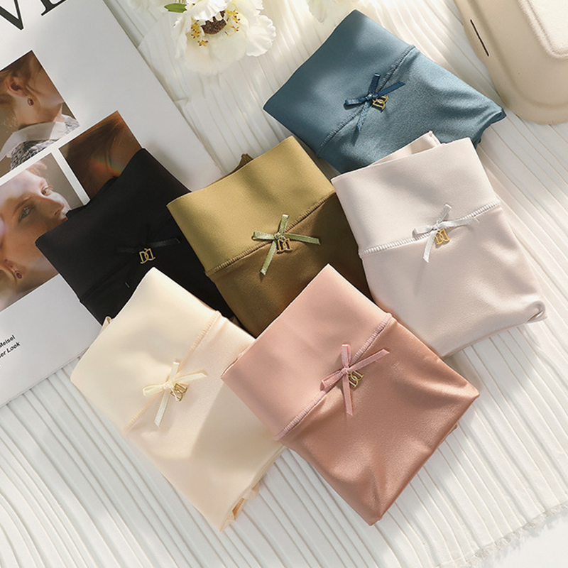 Antibakteriaalne, lõhnatu siidist günekoloogiline aluspesu (3 tk)