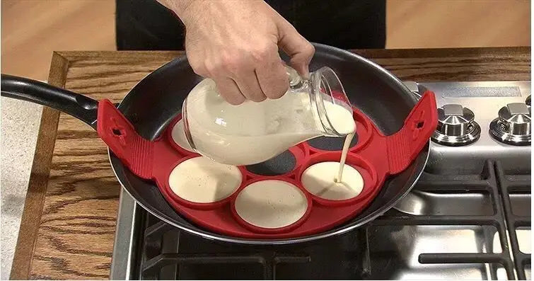 Flip'n'Cook: Revolutsiooniline silikoonist pannkoogivorm