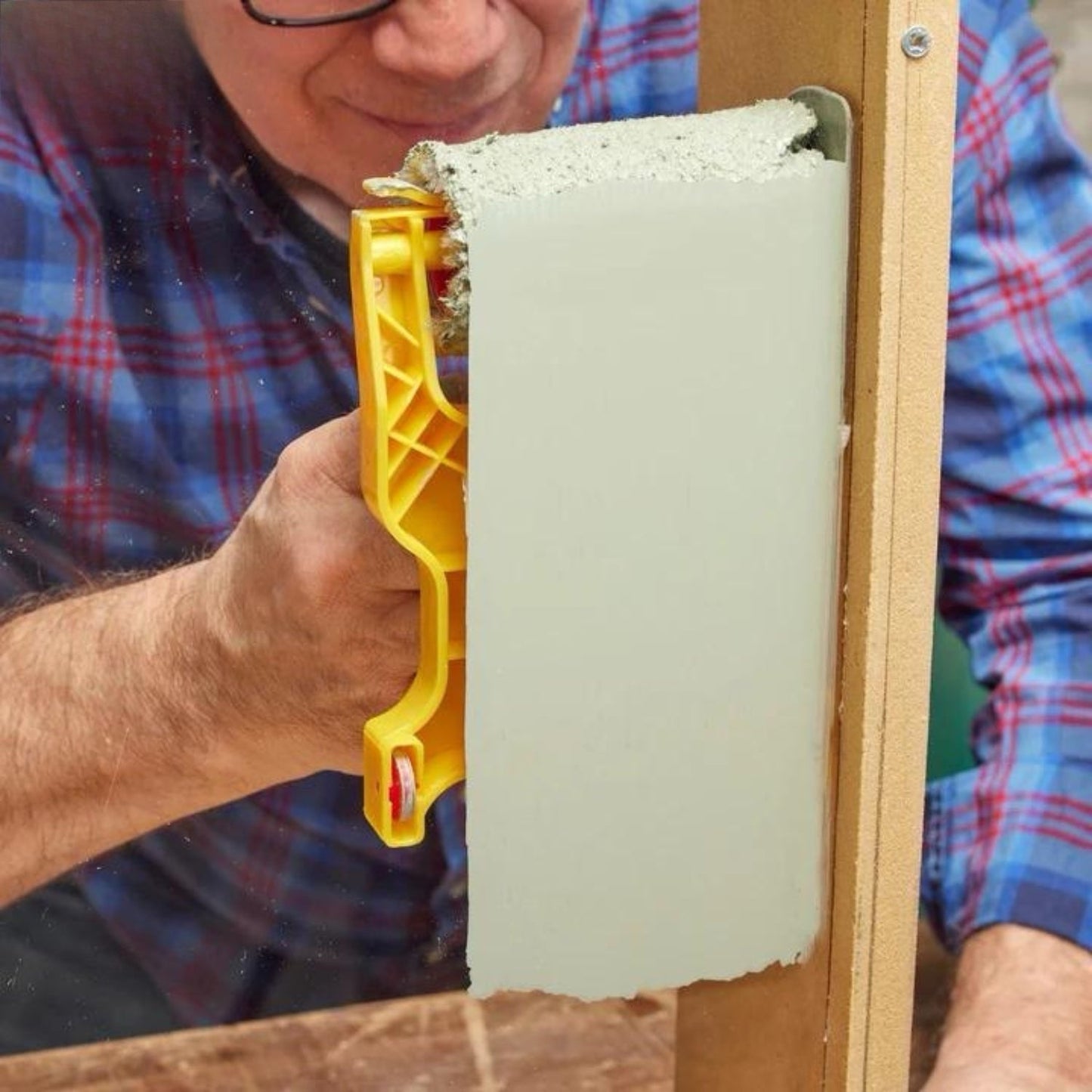 EdgePerfect™ | Parim värvimistööriist täiuslike nurkade ja servade jaoks