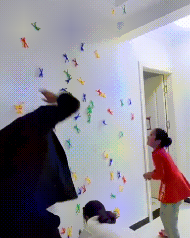 Seinale ronivad mehed