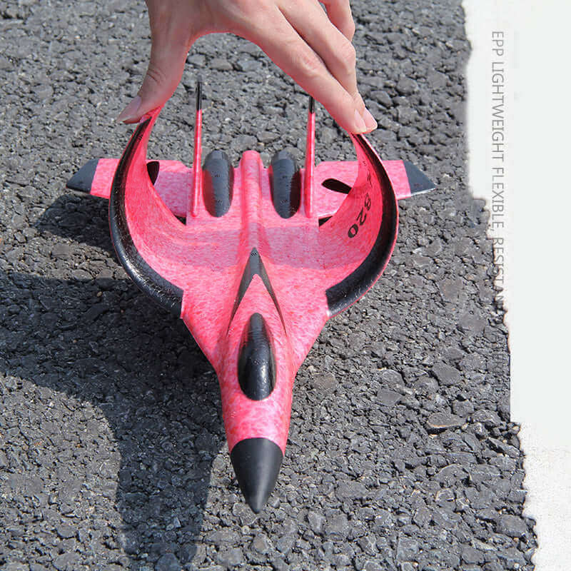 RC-lennuk puldiga lastele