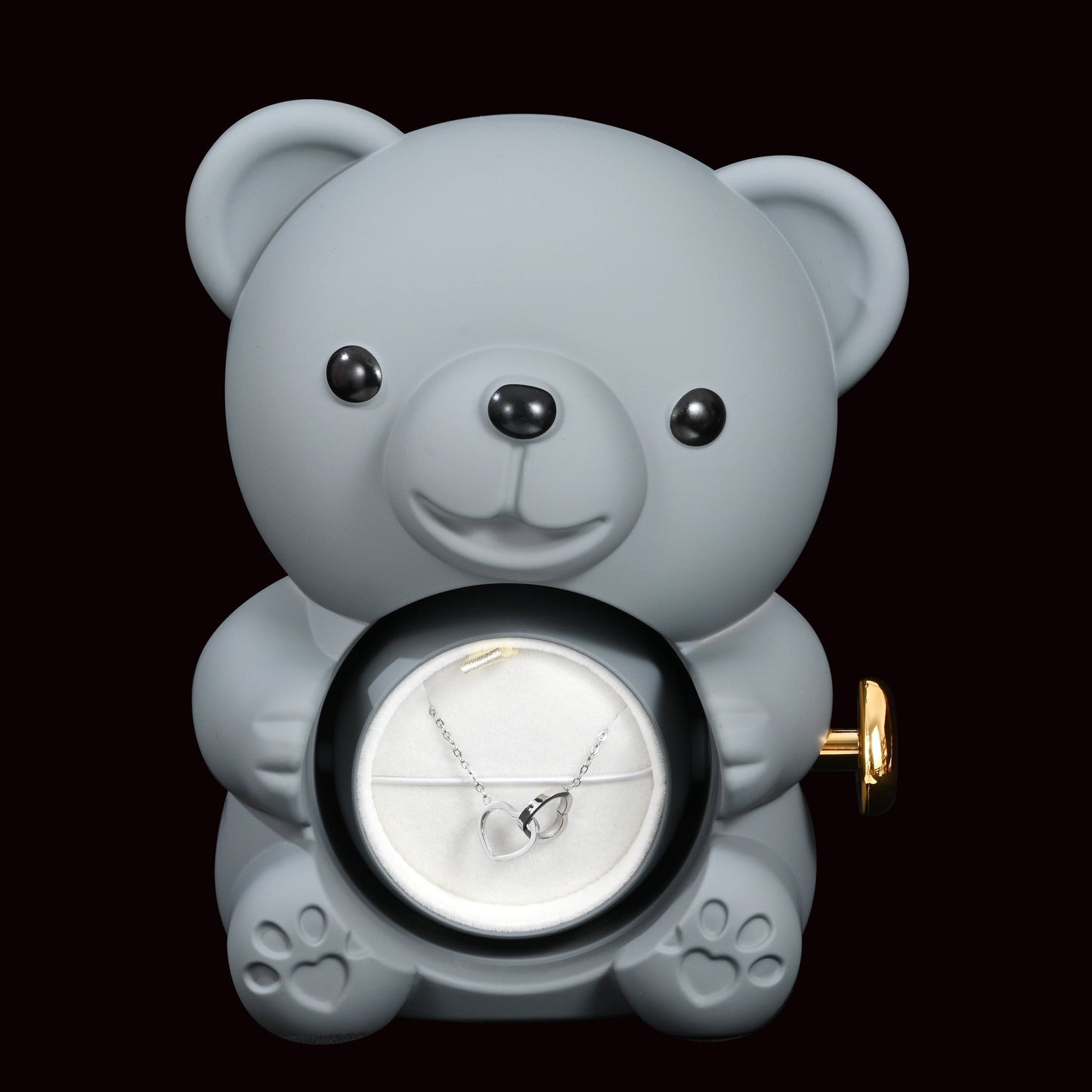 Igavene roos koos imelise kaelakeega