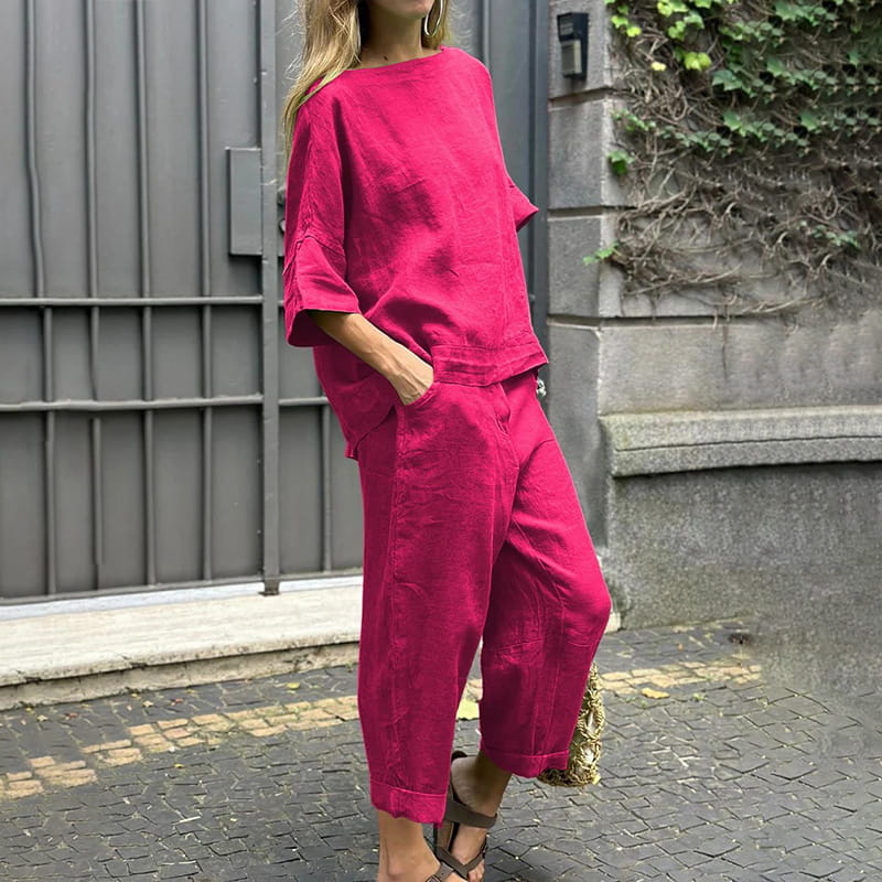 ÜLIKOND ON DEKONSTRUEERITUD ÜHEVÄRVILISEST MATERJALIST JA LINASEST RIIDEST